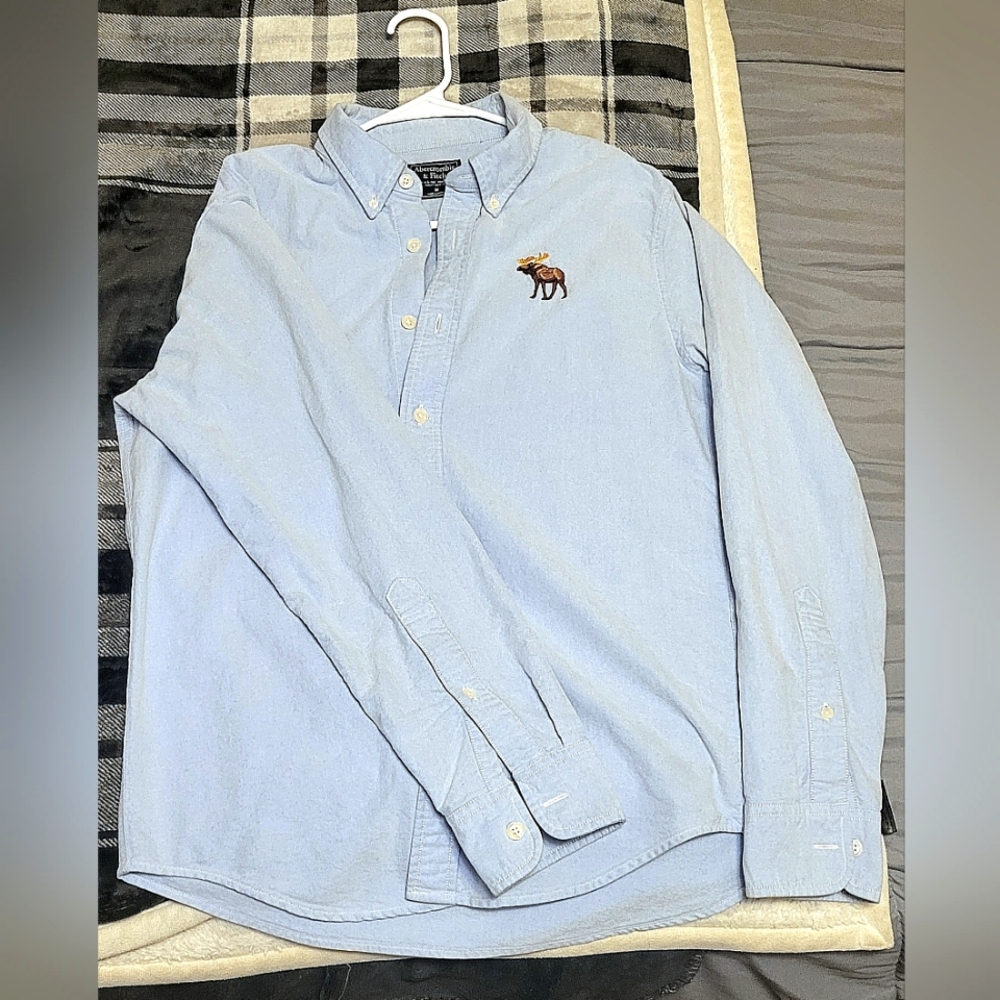 Men's Ambercrombie & Fitch Medium Long Sleeve Button Down Moose Logo